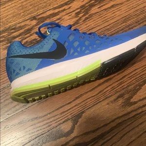 Size 9.5 men’s nike Pegasus 32